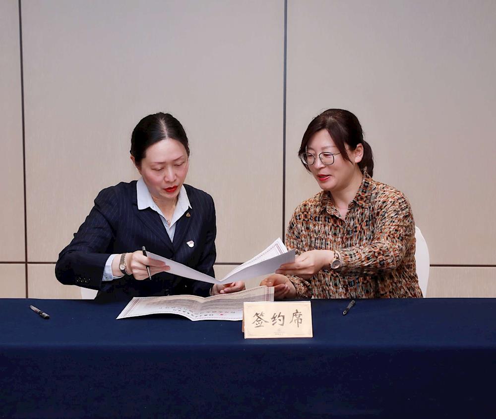 de94dd8dc70b456c998b7b8a1f4ad533.jpg de94dd8dc70b456c998b7b8a1f4ad533.jpg