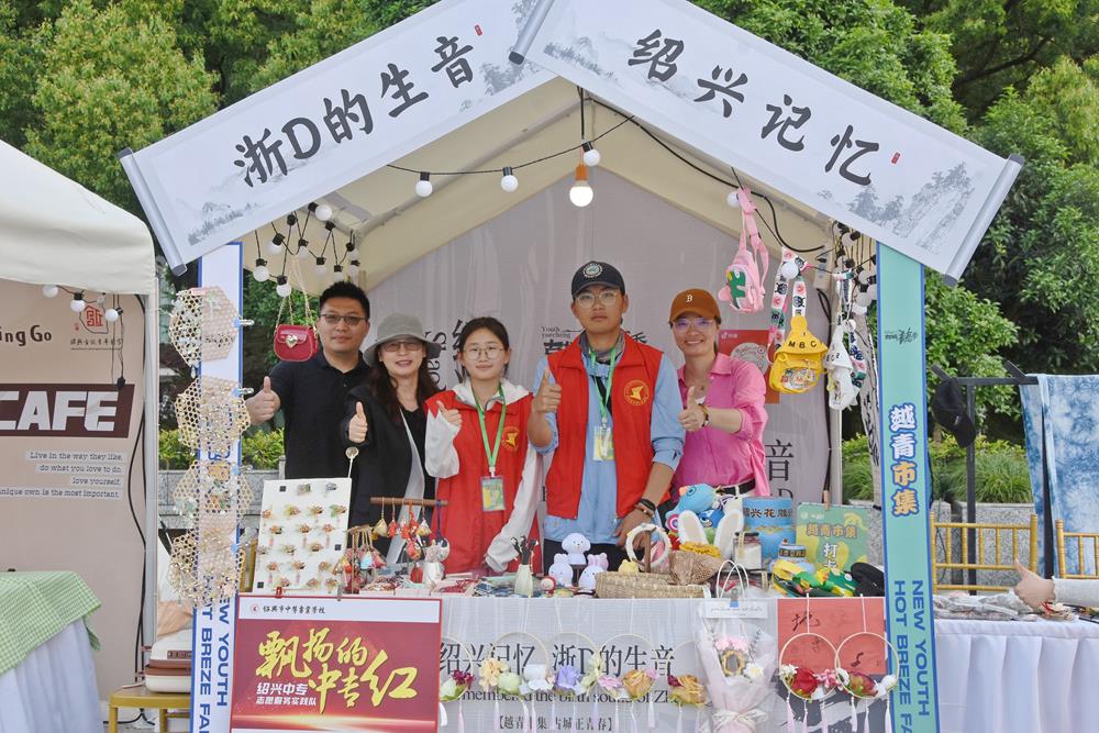 f8452133d8ba4e838c9ffe92c044d757.jpg f8452133d8ba4e838c9ffe92c044d757.jpg