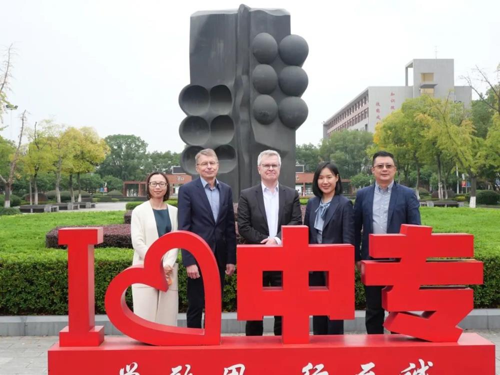 9bbdaa54b64e494fb8ca611f80b00481.jpg 9bbdaa54b64e494fb8ca611f80b00481.jpg