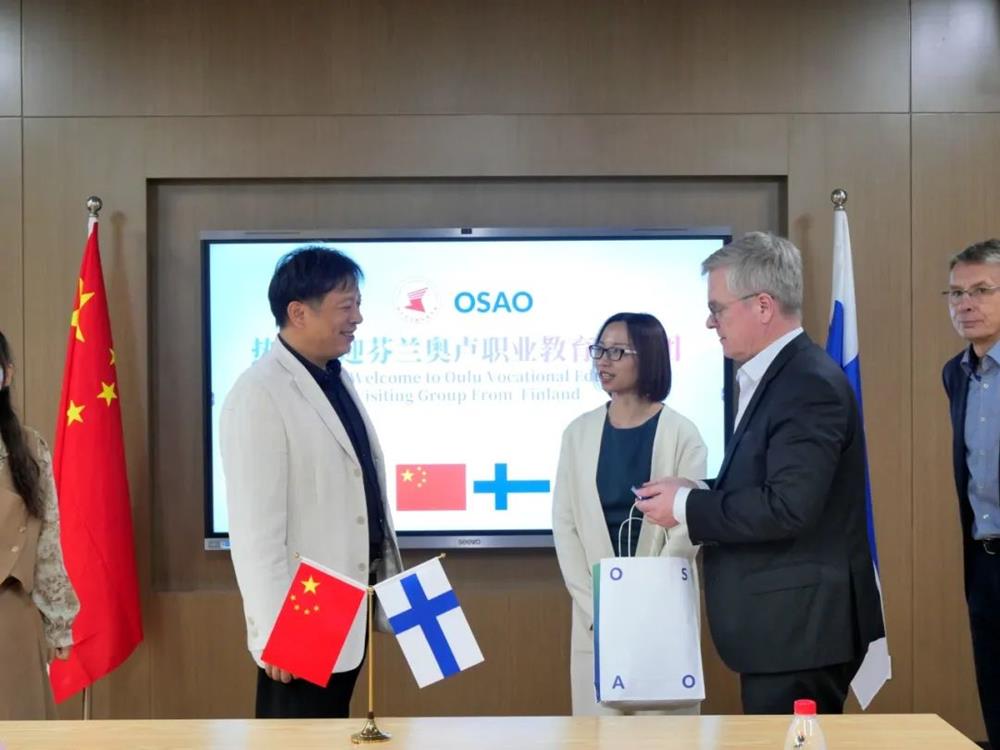 bc3e5cef8b1b4b85a58e8e53b7c7db5a.jpg bc3e5cef8b1b4b85a58e8e53b7c7db5a.jpg