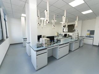 崇真楼B2-203-3液相色谱实训室